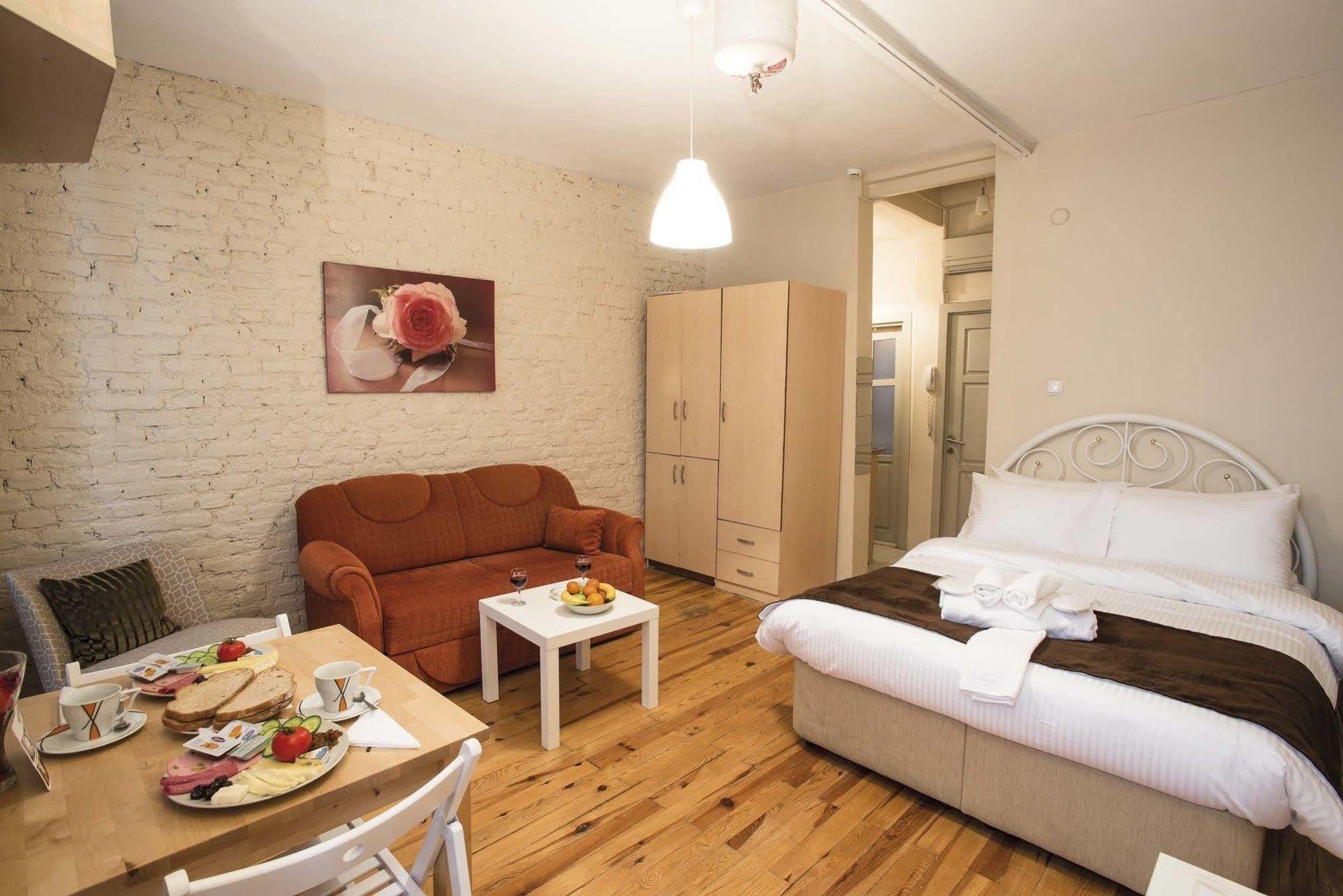 Gen Suites Pera Istanbul Exterior photo